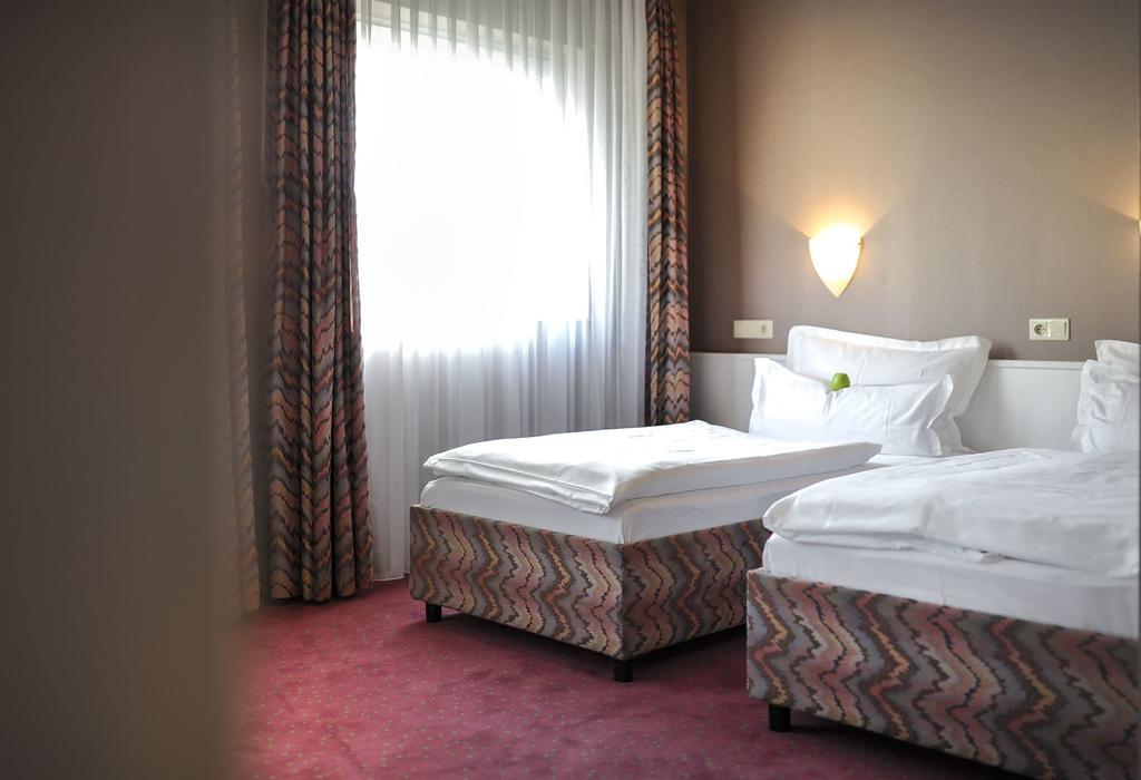 Airport Hotel By The New Yorker Köln Ngoại thất bức ảnh
