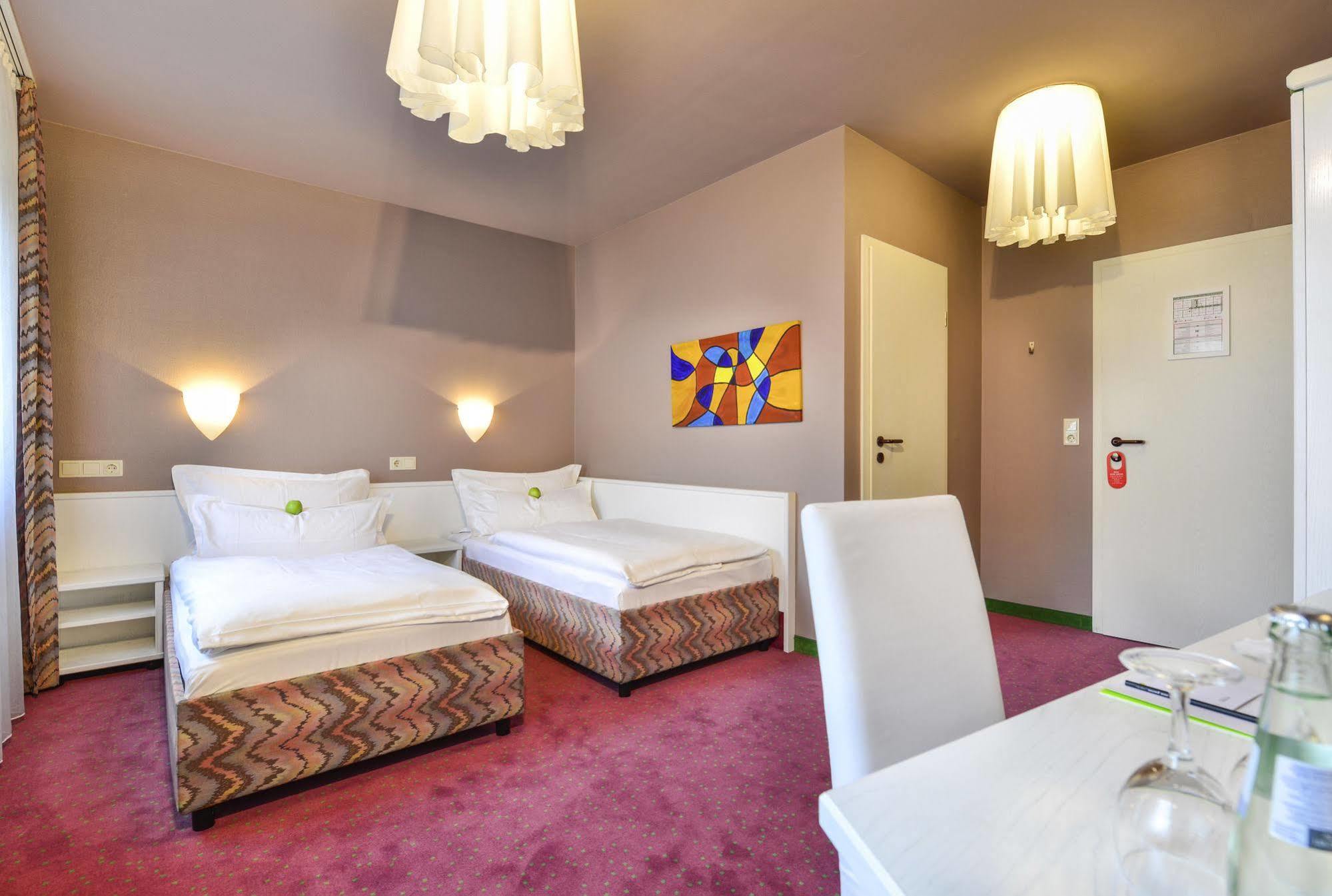 Airport Hotel By The New Yorker Köln Ngoại thất bức ảnh