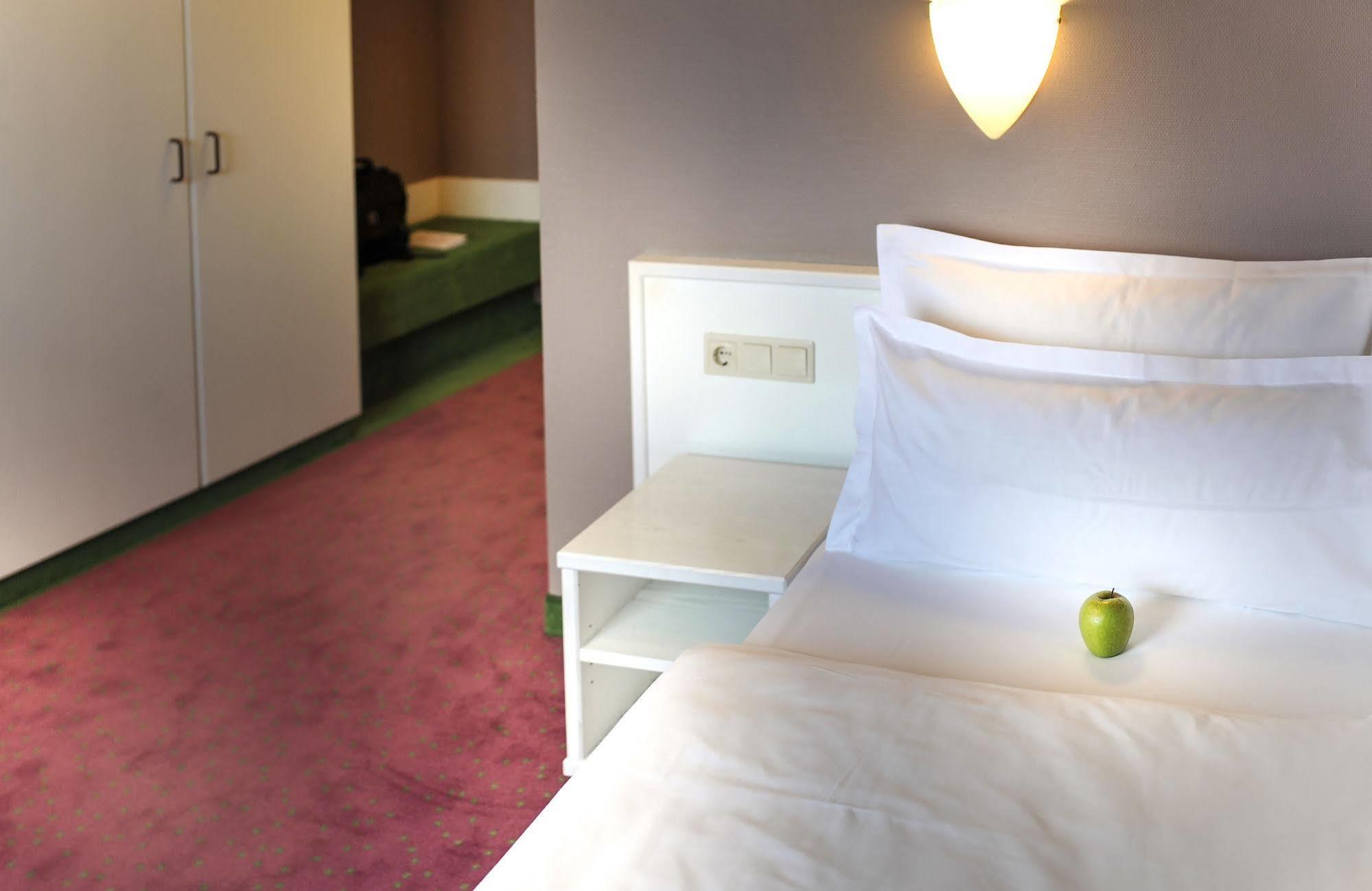 Airport Hotel By The New Yorker Köln Ngoại thất bức ảnh